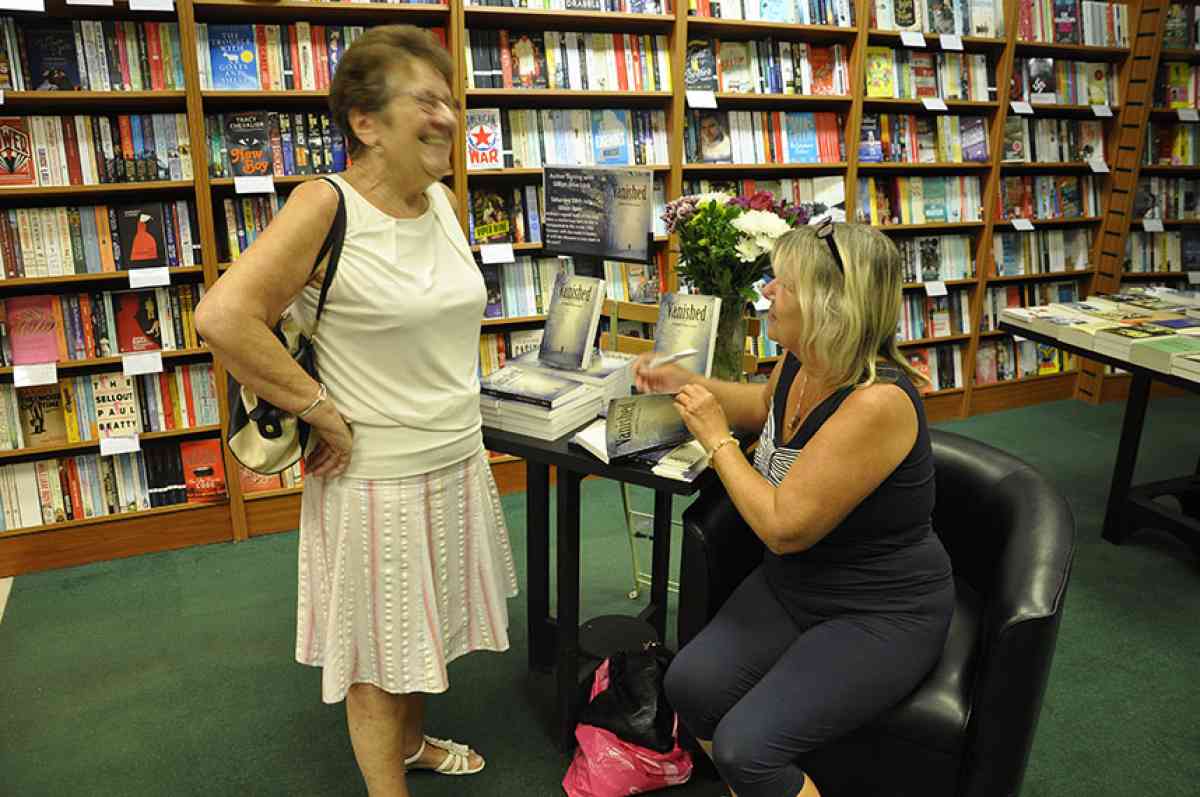 gillian-lock-book-signing-at-waterstones