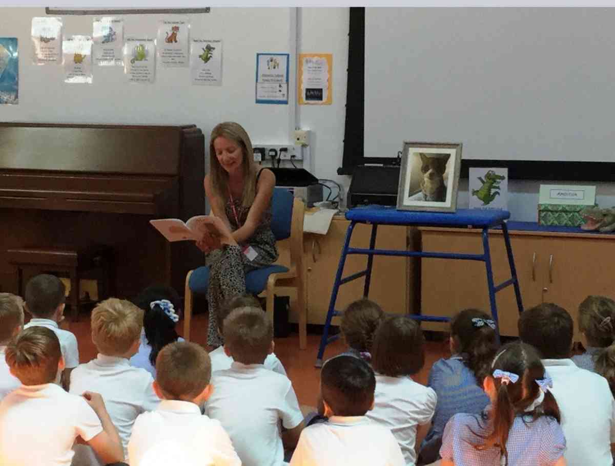 sue-lawrence-at-book-reading